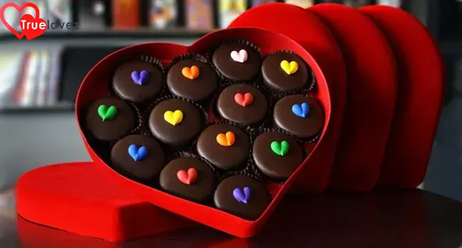 Why Chocolates Are Better Than Boyfriend | True Lovez